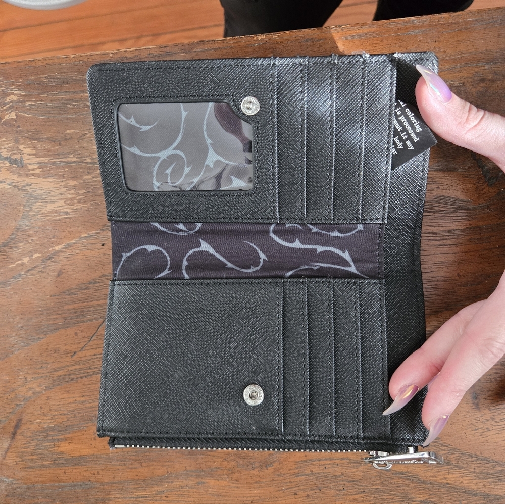 *RARE* Loungefly The Nightmare Before Christmas Wallet - Picture 3 of 3